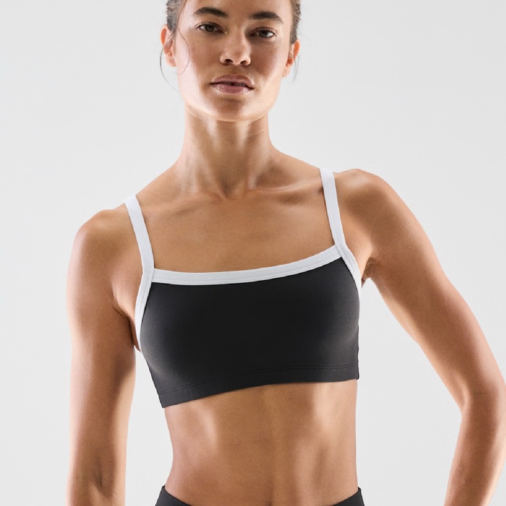 ARITZIA CONTRAST SPORTS BRA